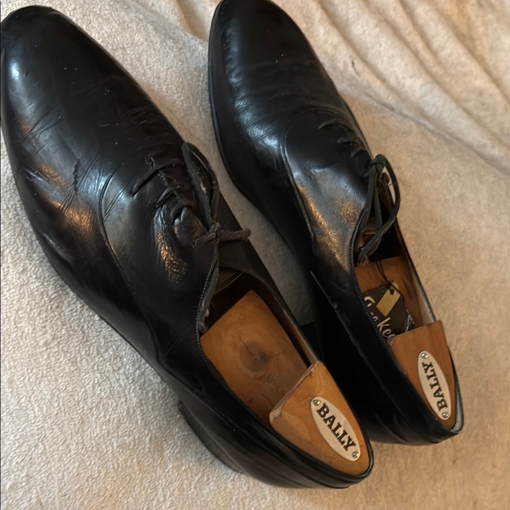 Bally Black Leather Oxfords Classic Lace-Up Design
